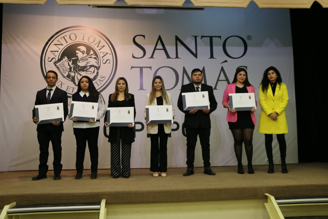 /131-nuevos-profesionales-y-tecnicos-recibieron-su-titulo-en-santo-tomas