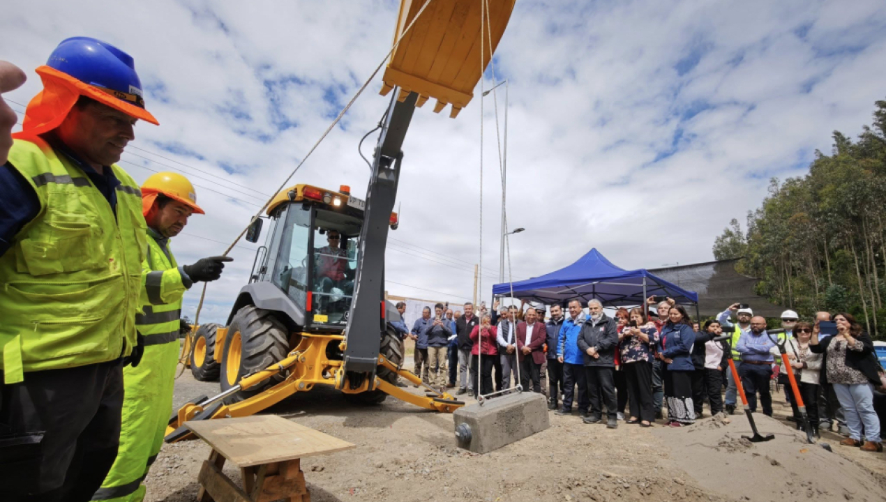 /colocan-primera-piedra-de-obras-de-ampliacion-del-servicio-sanitario-rural