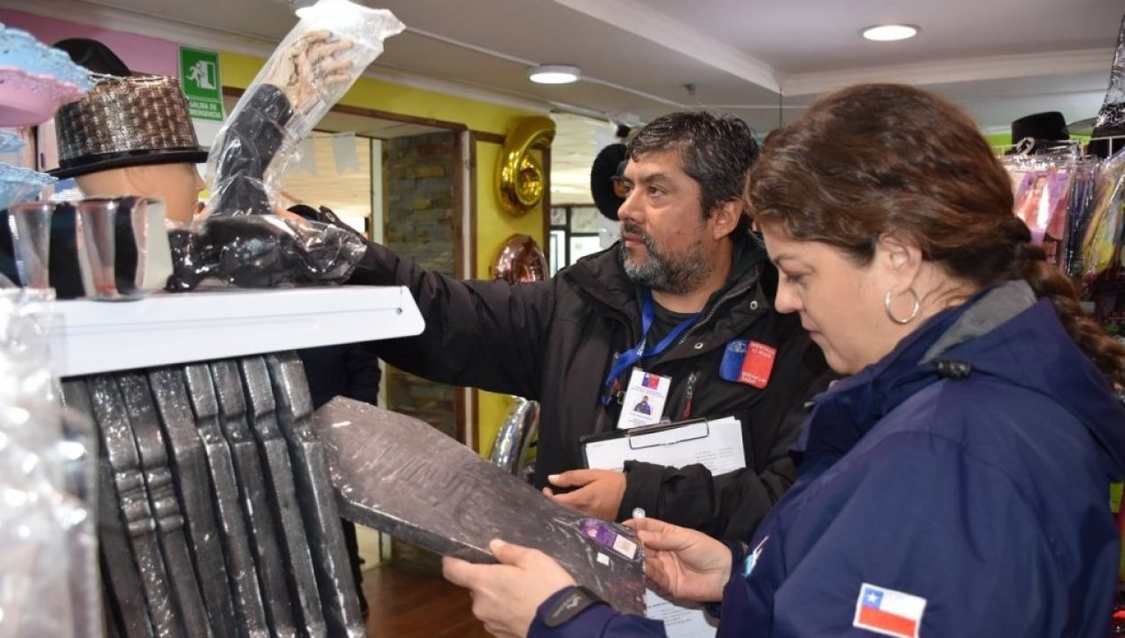 /seremi-de-salud-y-sernac-fiscalizan-locales-de-venta-de-productos-de