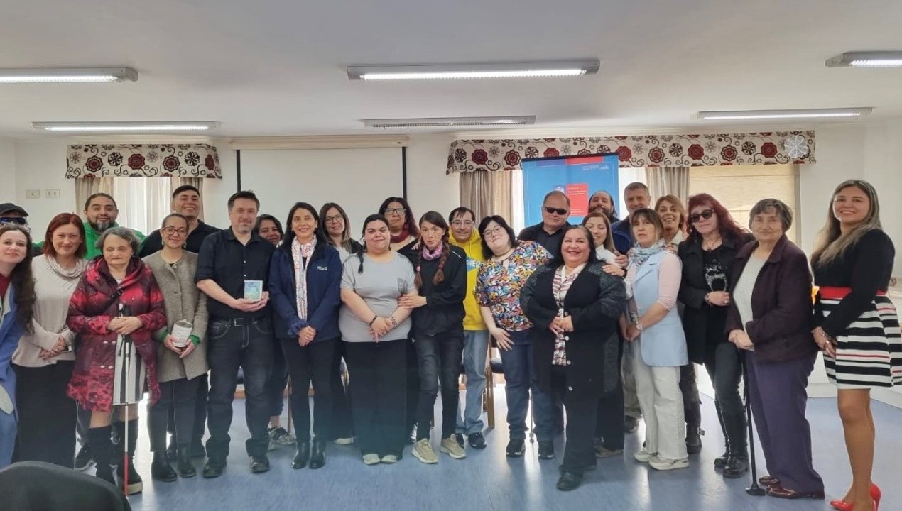 /seremi-de-desarrollo-social-y-familia-y-senadis-conmemoran-dia