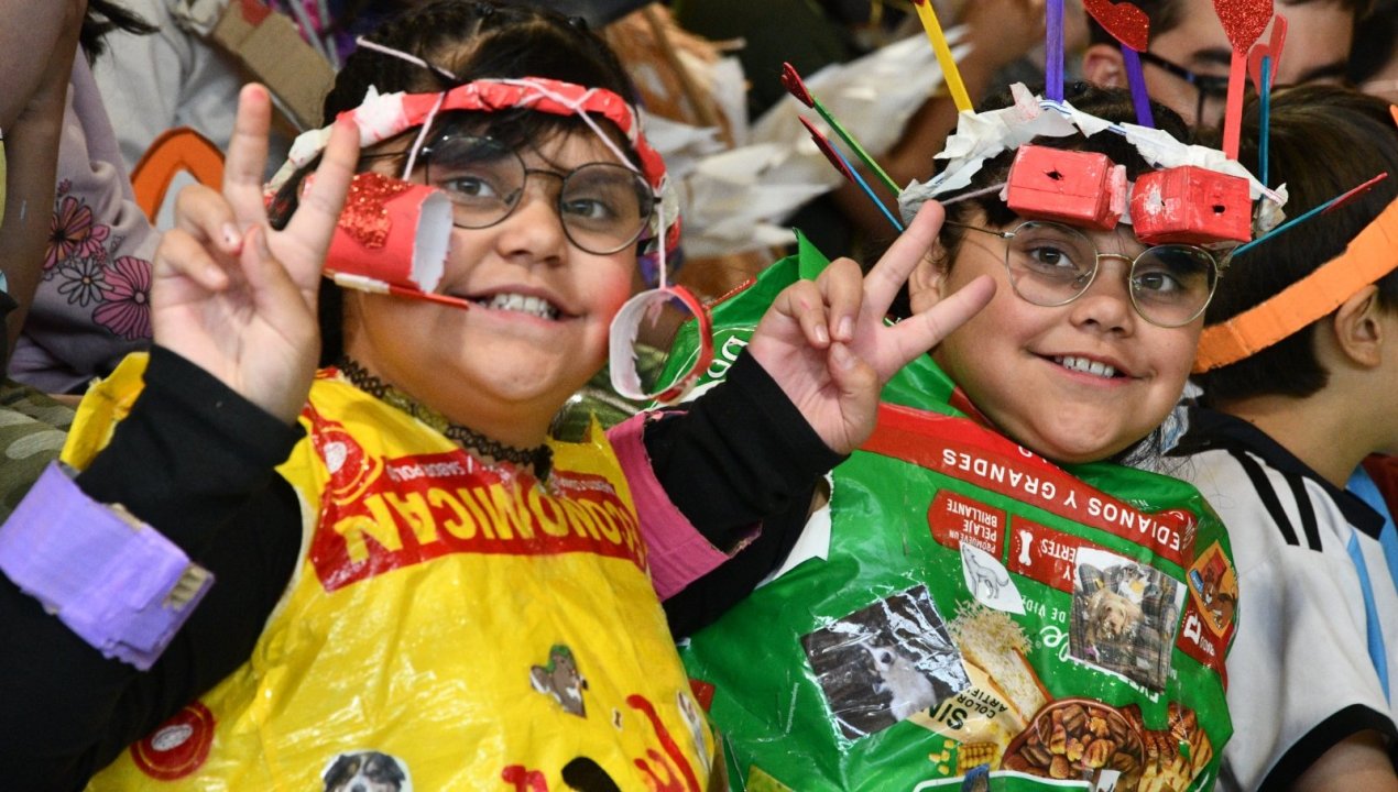 /con-desfile-de-ropa-reciclada-finalizan-las-colonias-de-verano-municipales