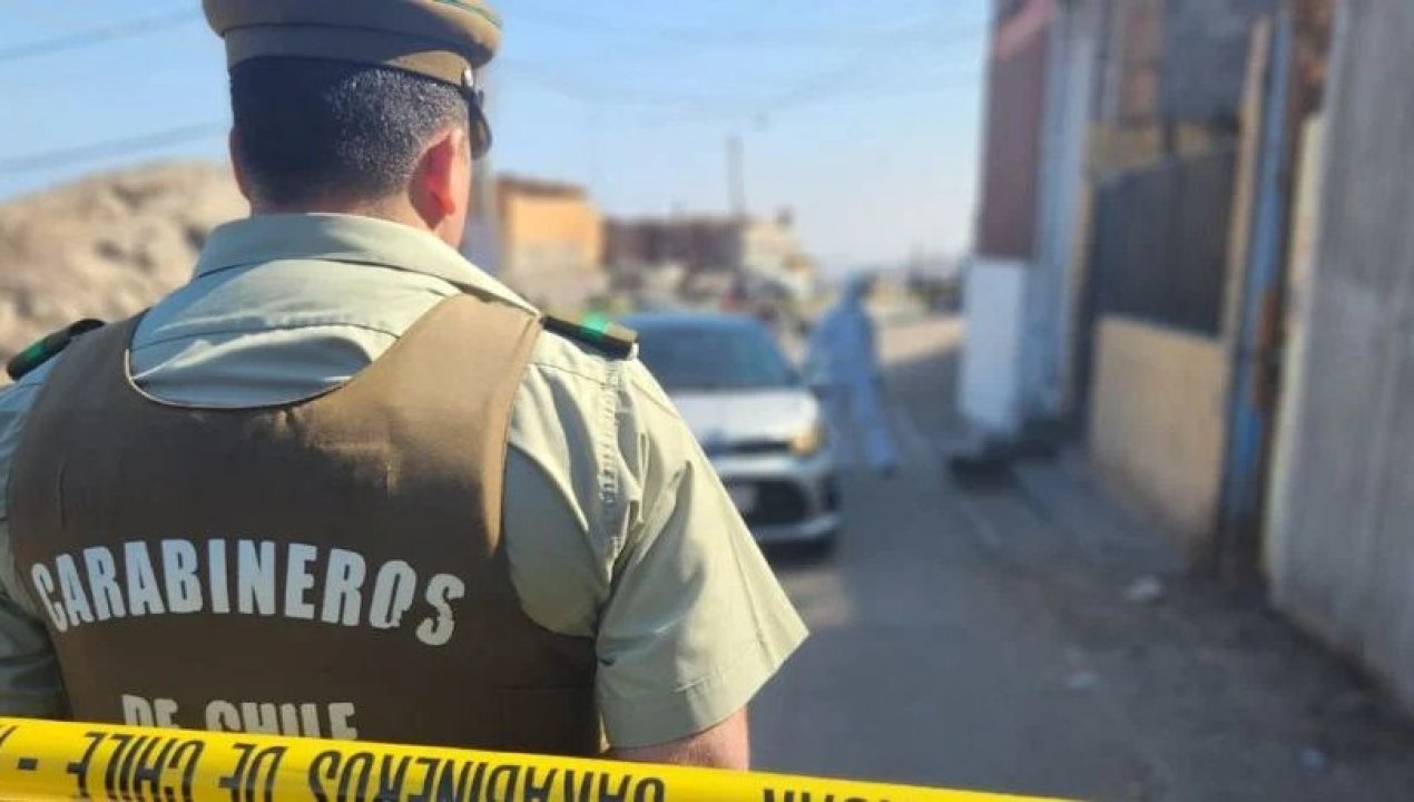 /regionales/region-de-antofagasta/policia-indaga-hallazgo-de-hombre-baleado-al-interior-de-un-vehiculo-en