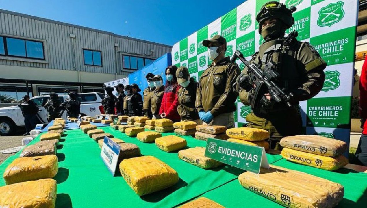 /regionales/region-de-valparaiso/venia-de-colombia-incautan-casi-400-kilos-de-marihuana-en-puerto-de