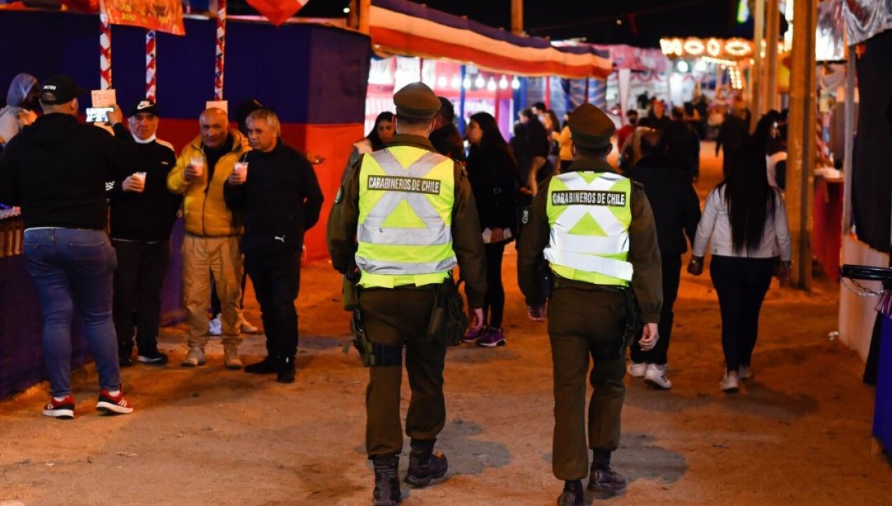 /actualidad/festivos/fiestas-patrias/joven-de-17-anos-resulto-apunalado-tras-pelea-en-fonda-de-concepcion