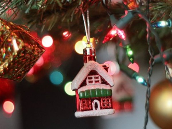 Del árbol decorado hasta la figura del Viejito Pascuero: ¿Cómo nació la Navidad?