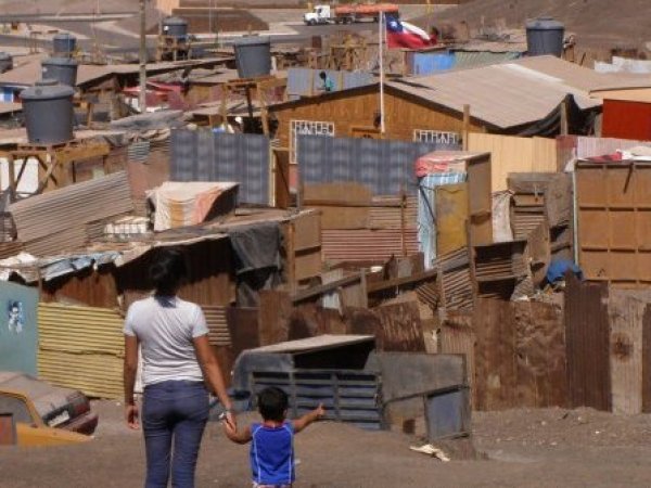 Campamentos en Chile: 447 están bajo amenaza de desalojo pudiendo afectar a más de 43 mil familias