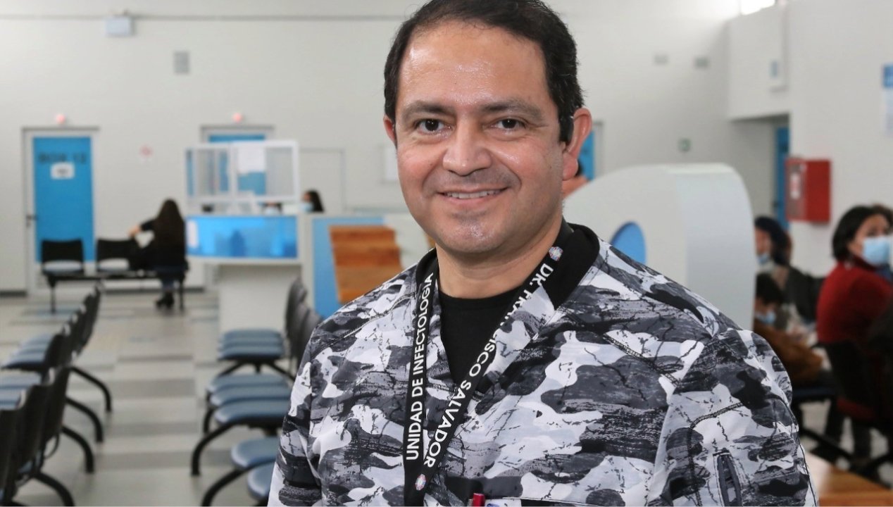 /infectologo-de-la-ua-entrega-recomendaciones-ante-circulacion-de-nueva